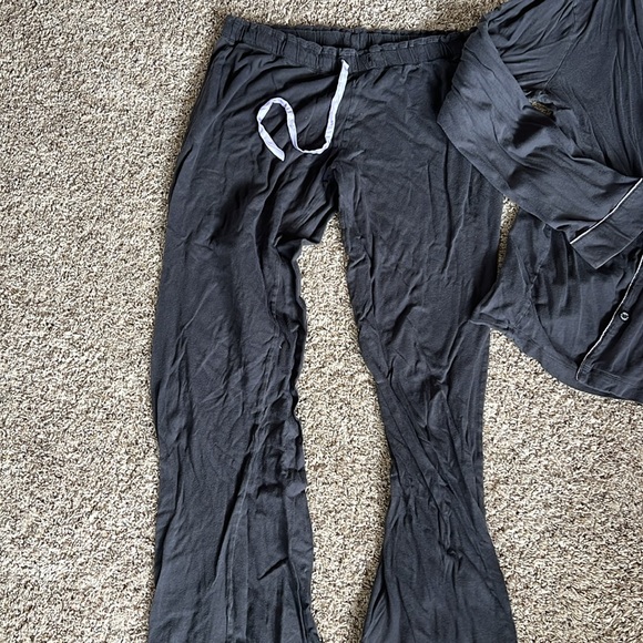 Victoria secret pajamas - Picture 2 of 6